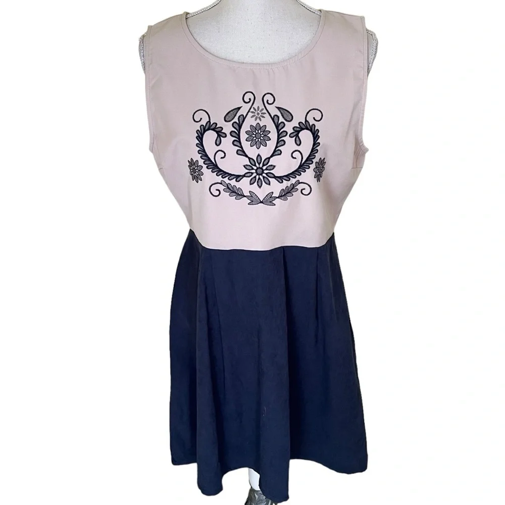 Hayden Cream/Blue Embroidered Fit and Flare Dress M